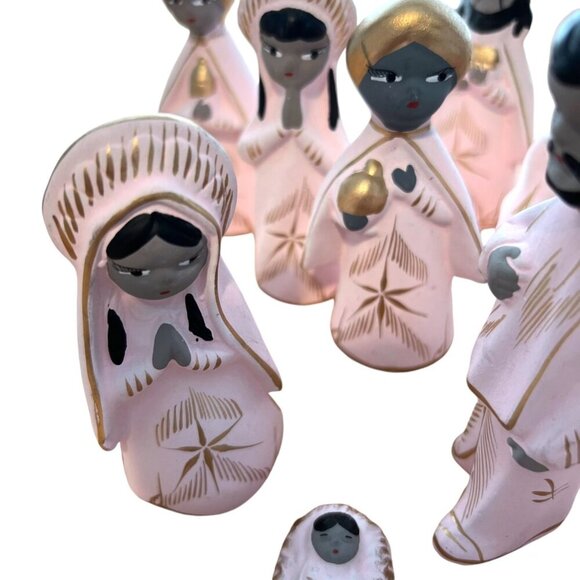 Ceramic Pink Asian Nativity‎ Scene Figurines Set of 13 - Picture 1 of 8